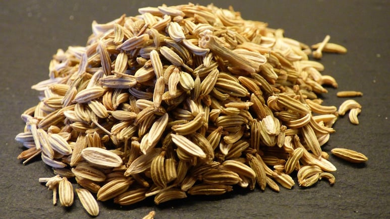 Natural remedies for grey hair: सफेद हो रहे हैं आपके बाल, बिगड़ रहा है डाइजेशन, तो डाइट में शामिल करें ये चीज