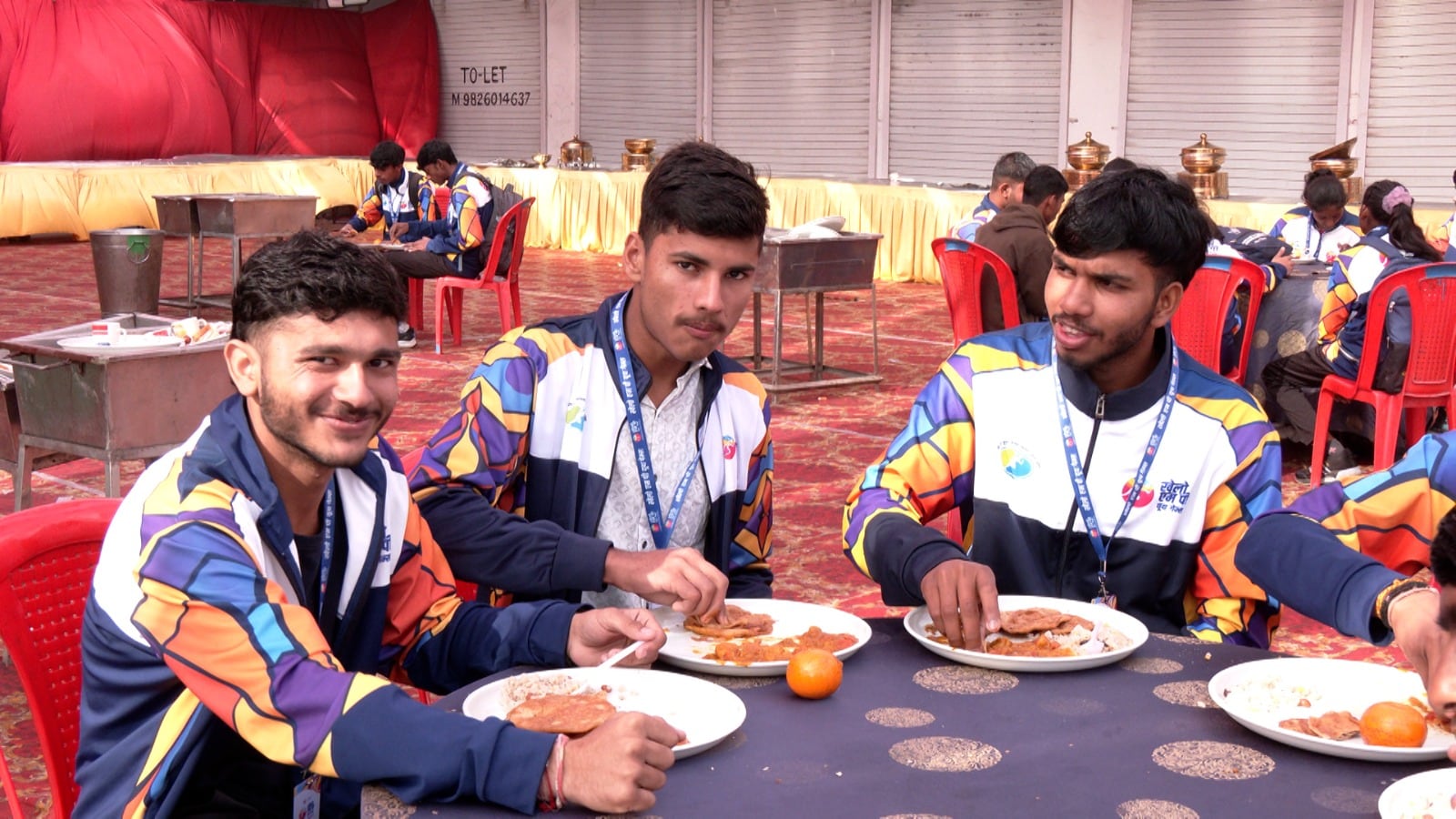 MP Youth Games 2026: यूथ गेम्स में पहुंचे खिलाड़ियों तो तली हुई पूड़ी और सब्जी के साथ कहीं-कहीं संतरे दिए जा रहे हैं. एक्सपर्ट्स इसे नाकाफी बता रहे हैं. 