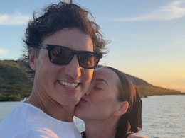 Katy Perry Kisses Justin Trudeau In New Year Album. There's Her Ex Orlando Bloom Too