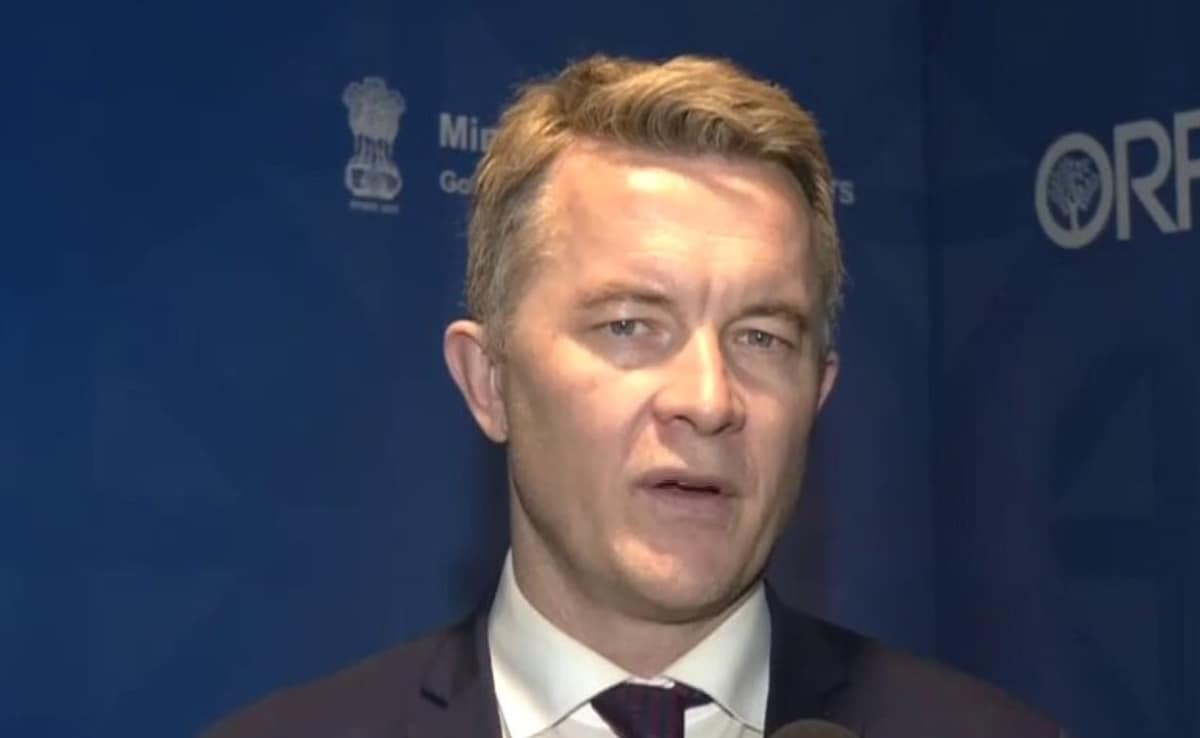 नॉर्वे के उप विदेश मंत्री एंड्रियास मोट्जफेल्ट क्राविक