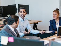 Psychotherapist Shares Tips To Tackle Loneliness And Emotional Isolation In Corporate India