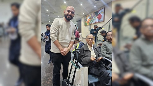 Startup Founder Impressed by Narayana Murthy's Humility At Indore Airport: "No Entourage, No Special Seats"