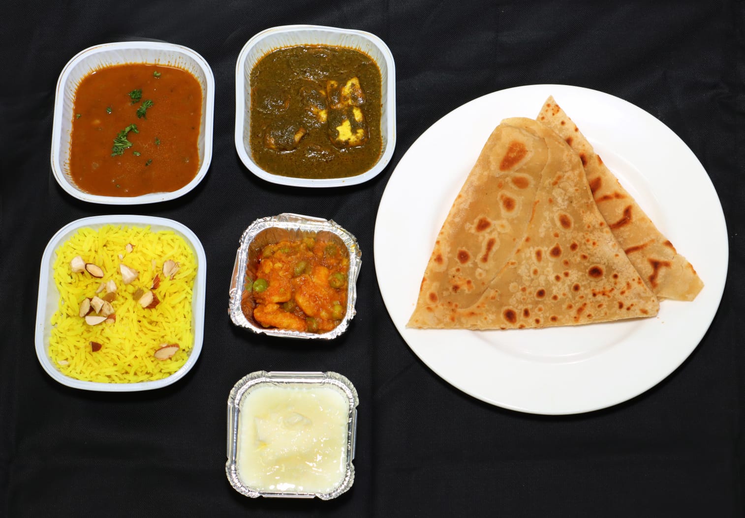 कश्मीर वंदे भारत एक्सप्रेस: पटरियों पर दौड़ता डोगरा और कश्मीरी जायके का संगम, मुंह में पानी ना आए तो कहना