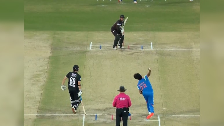 VIDEO: हर्षित राणा ने दनदनाती हुई गेंद पर कॉनवे को किया क्लीन बोल्ड,  कोहली और गिल भी रह गए हक्के-बक्के