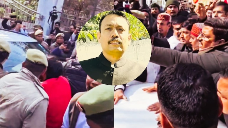 निलंबित अलंकार अग्निहोत्री को बरेली से बाहर भेजने पर हंगामा, कार के आगे लेटे समर्थक, बुलानी पड़ी PAC