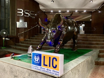 LIC Surges 2.5% In A Falling Market Due To NSE IPO Connection &mdash; Details Inside