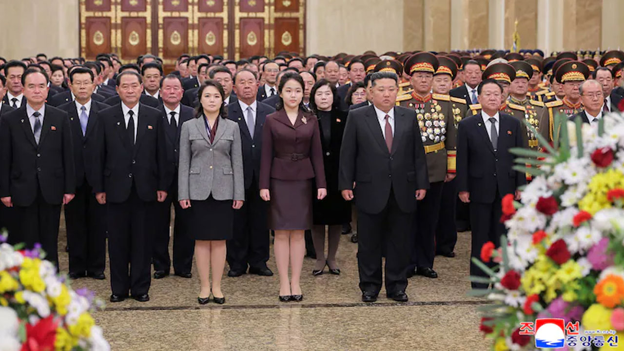 Kim Jong Un's Daughter Makes 1st Public Visit To State Mausoleum