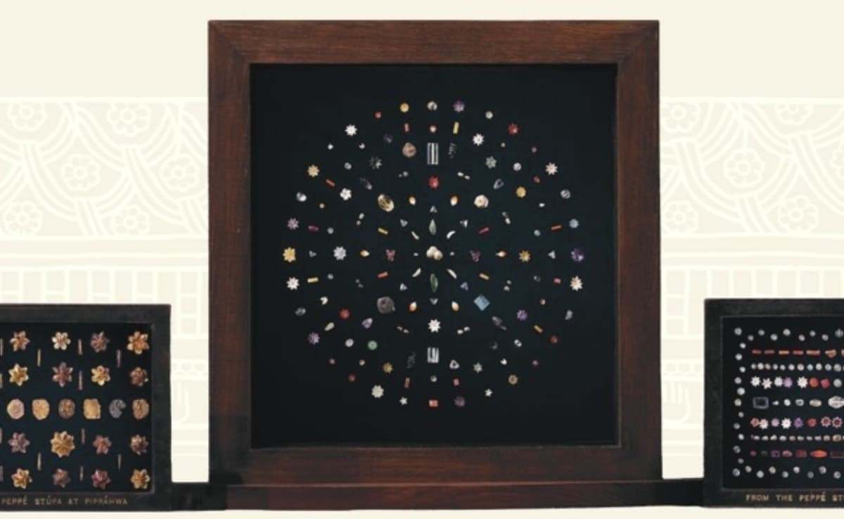 ये अवशेष यूपी के सिद्धार्थनगर के पिपरहवा नामक जगह पर 1898 में एक स्तूप की खुदाई के दौरान में मिले थे. 