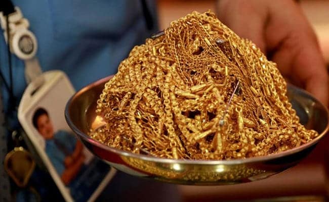 Gold Prices Slip Below Rs 34,000 On Weak Global Cues: 5 Things To Know