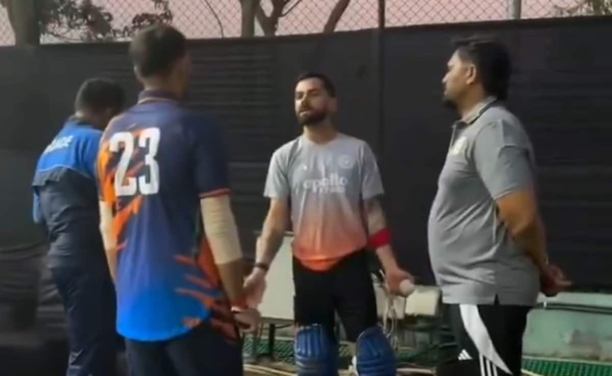 Virat Kohli Gives Pep Talk, Autographed Ball To Net Bowler Ahead Of 1st New Zealand ODI - Video Wins Hearts