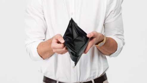 Vastu Tips: घर में इन 5 चीजों को भूलकर भी न रखें खाली, बढ़ जाएगी नेगेटिविटी