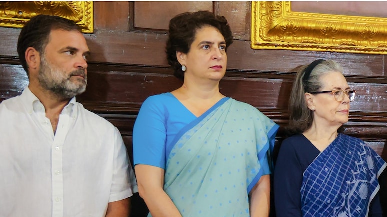 BJP विधायक ने राहुल को 'बाबा', सोनिया को 'माई' और प्रियंका को बताया 'दादी'; कांग्रेस को कहा- डूबता जहाज