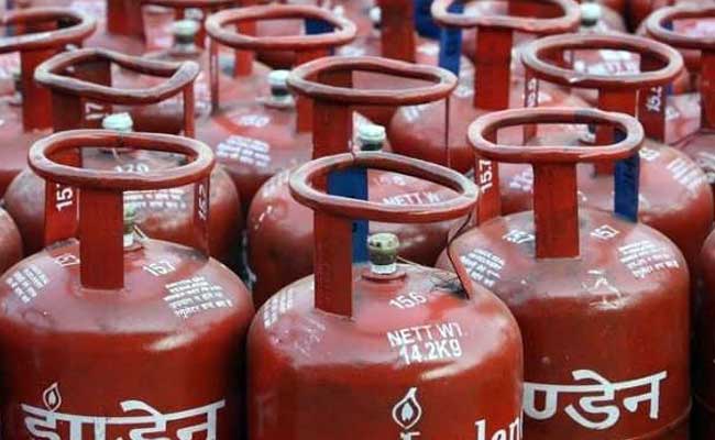 Jet Fuel Price Hiked By 8.6%; Subsidised LPG By Rs 2 Per Cylinder