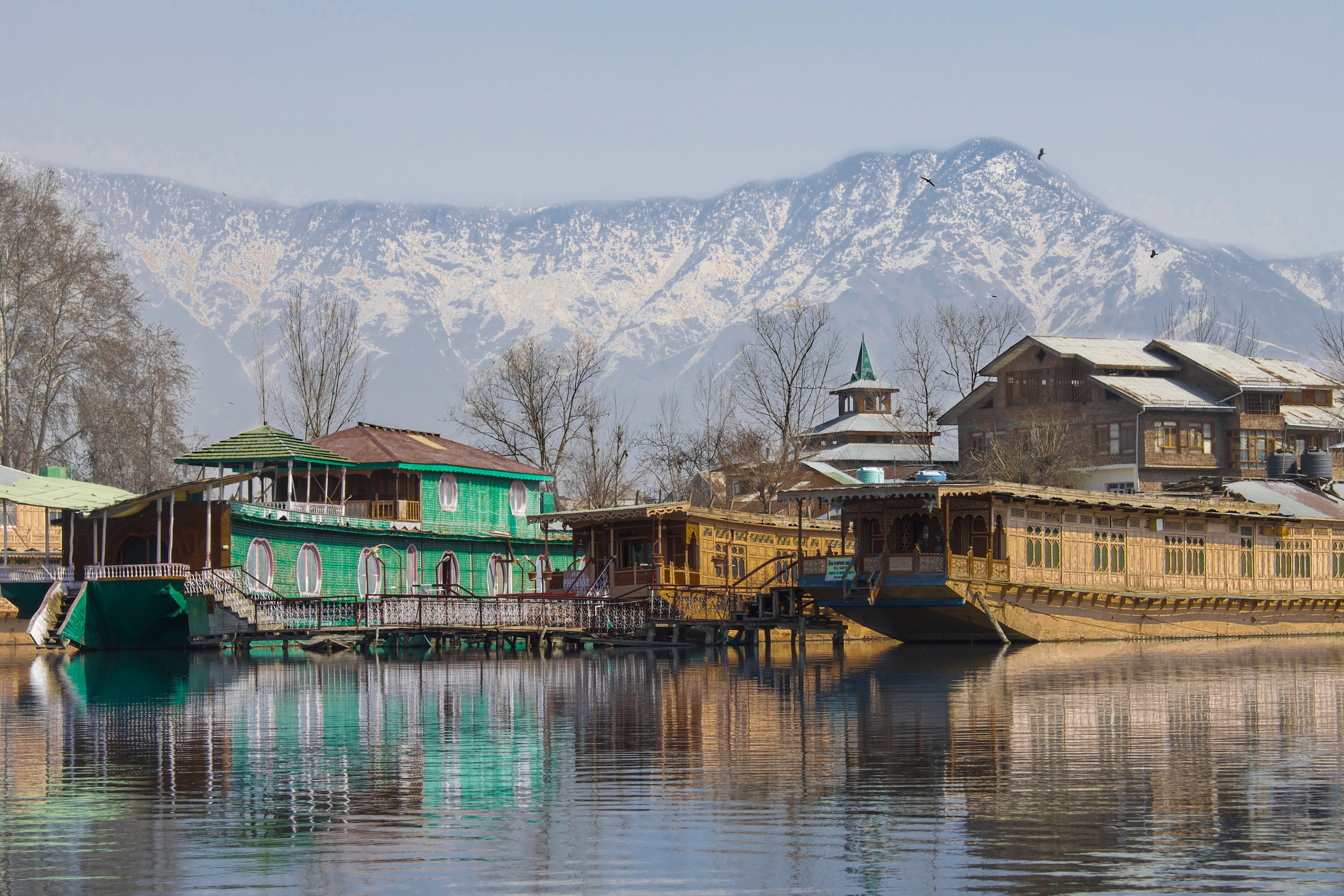 &lsquo;Vocal For Local&rsquo; Initiative Has Potential To Put J&K On Higher Growth Path: LG Sinha
