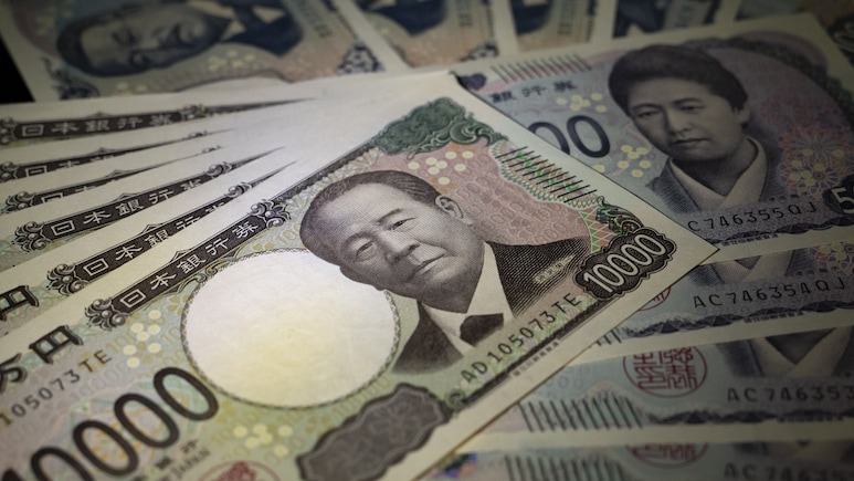 Dollar Falls Amid Japan Intervention Risk, Gold Up: Markets Wrap