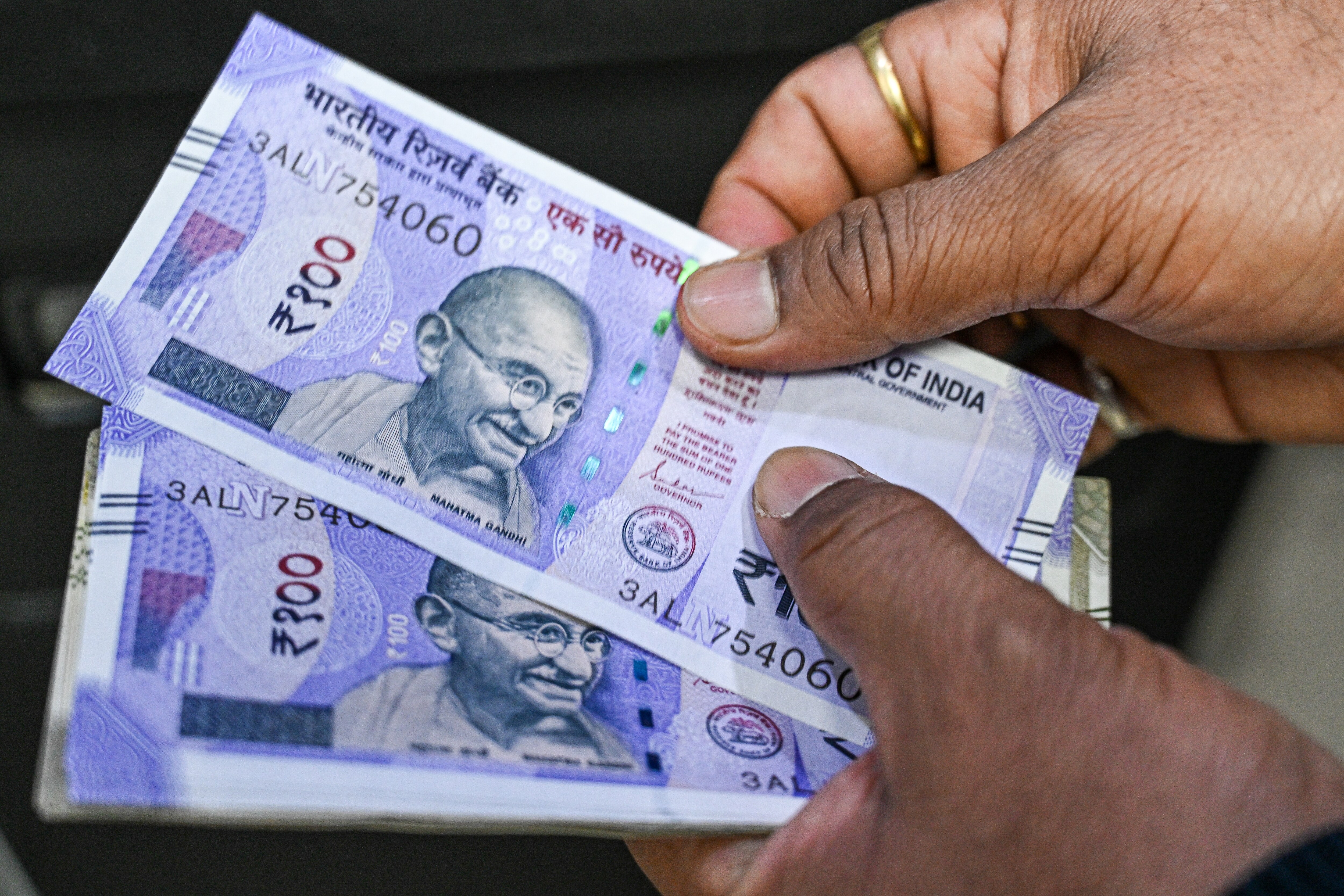 MPC Preview: Rupee&rsquo;s Slump Complicates RBI&rsquo;s Path To Rate Cut