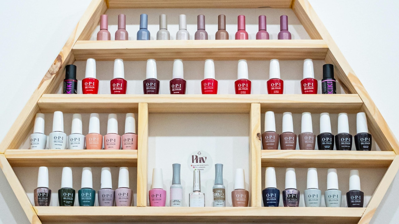 Vibrant multicolour gel nail polish sets under ₹800, offering glossy finishes