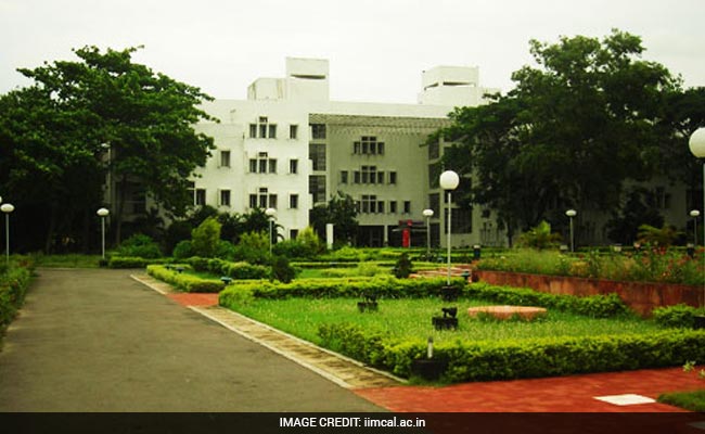 IIM Calcutta Students Placed In Record 3 Days, Top Salary Offer Details Released
