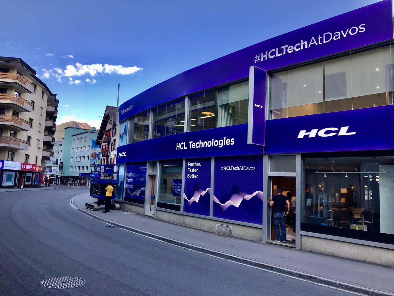 From HCL Tech To Infosys: Indian IT Stocks To See 10-27% Valuation-Led Correction, Credit Suisse Says