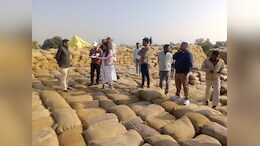 खरीदी केंद्रों पर करोड़ों के धान गायब होने पर जागा प्रशासन, तीन धान खरीदी केंद्रों पर प्रशासन ने की छापेमारी