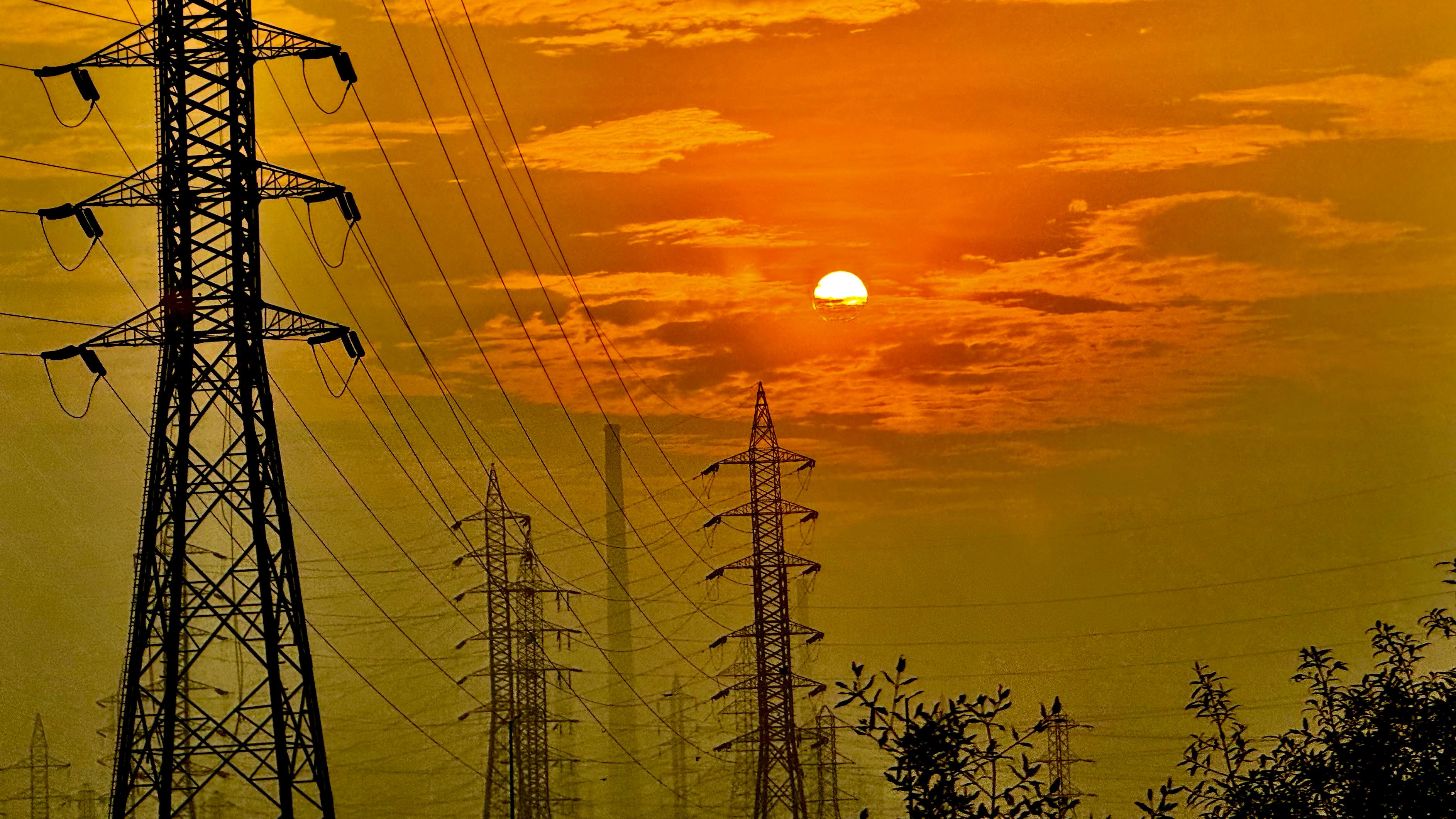 Power Grid Wins Bid For Interstate Transmission Line