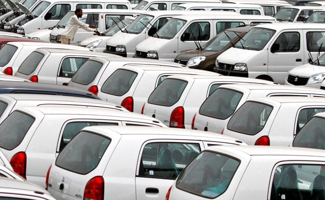 Top Automakers Plan Production Cuts Amid Industry Crisis