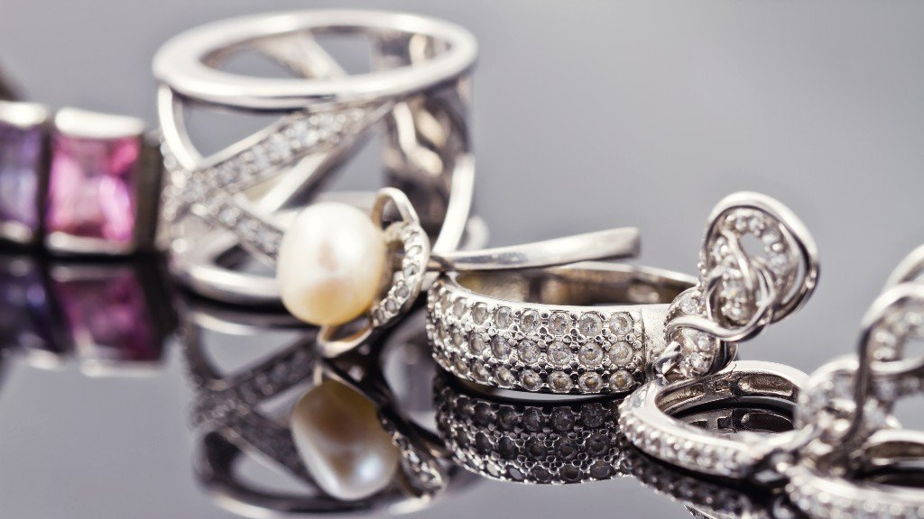 Silver Outpaces Gold with 22% CAGR &mdash; What Does It Mean for Retailers?