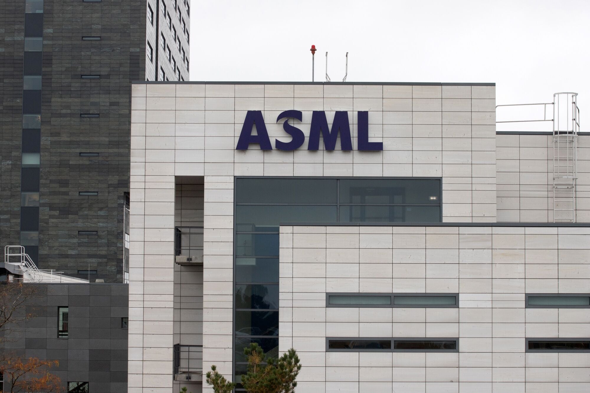 U.S. Pushed Dutch Maker Of Chip Equipment&nbsp;To Block Chinese Sales Before Deadline