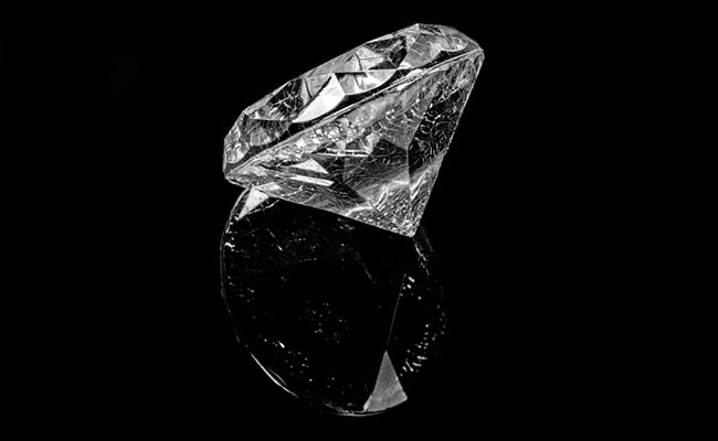Centre To Cut Import Duty On Raw Materials For Lab-Grown Diamonds