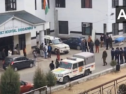 जम्मू-कश्मीर के डोडा में आर्मी की गाड़ी खाई में गिरी, 10 जवान शहीद, कई घायल