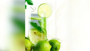 बॉडी डिटॉक्स से मजबूत इम्यूनिटी तक, सुबह खाली पेट नींबू पानी के जबरदस्त फायदे