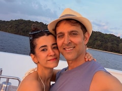 ऋतिक रोशन ने गर्लफ्रेंड, एक्स वाइफ और फैमिली के साथ मनाया 52वां बर्थडे, तस्वीरों में देखें बीच समंदर में कैसे मना जश्न