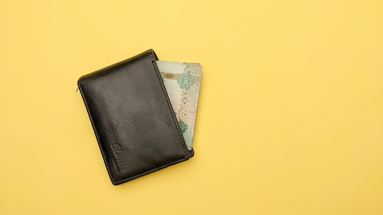Slim Or Spacious Wallets: Which Wallet Fits Your Daily Habits Best? Slim Or Spacious Wallets: Which Wallet Fits Your Daily Habits Best?