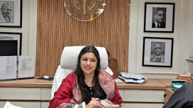 किस बैच की IAS अधिकारी हैं नोएडा की डीएम मेधा रूपम? UPSC में आई थी ये रैंक