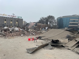 लाइब्रेरी, बैंक्वेट हॉल... जानिए  फैज-ए-इलाही मस्जिद के पास अवैध अतिक्रमण पर कहां-कहां चला बुलडोजर