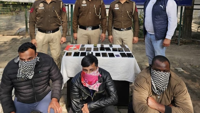 महंगी रिंग, ब्रांडेड बैग और पाउंड्स की बरसात-सब &lsquo;फर्जी&rsquo;! जानिए दिल्ली में कैसे सबसे बड़ा ठगी गैंग पकड़ा गया