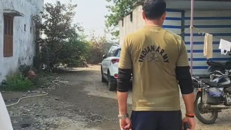 एमपी के इस गांव में परंपरा बन गई देश सेवा, हर दूसरे घर से निकलता है फौजी