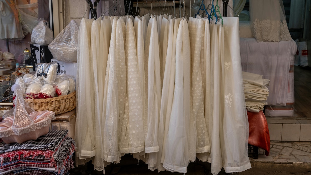 How To Create A Relaxing Bedroom Using Only Soft Furnishings