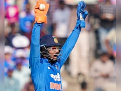 IND vs NZ: खेलों की दुनिया में अलग रंग के जूतों का रहा है चलन, विकेटकीपर केएल राहुल ने बना दी नई परंपरा