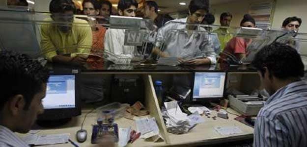 It Pays to Be a Fresher at This Government Bank But Not a CEO