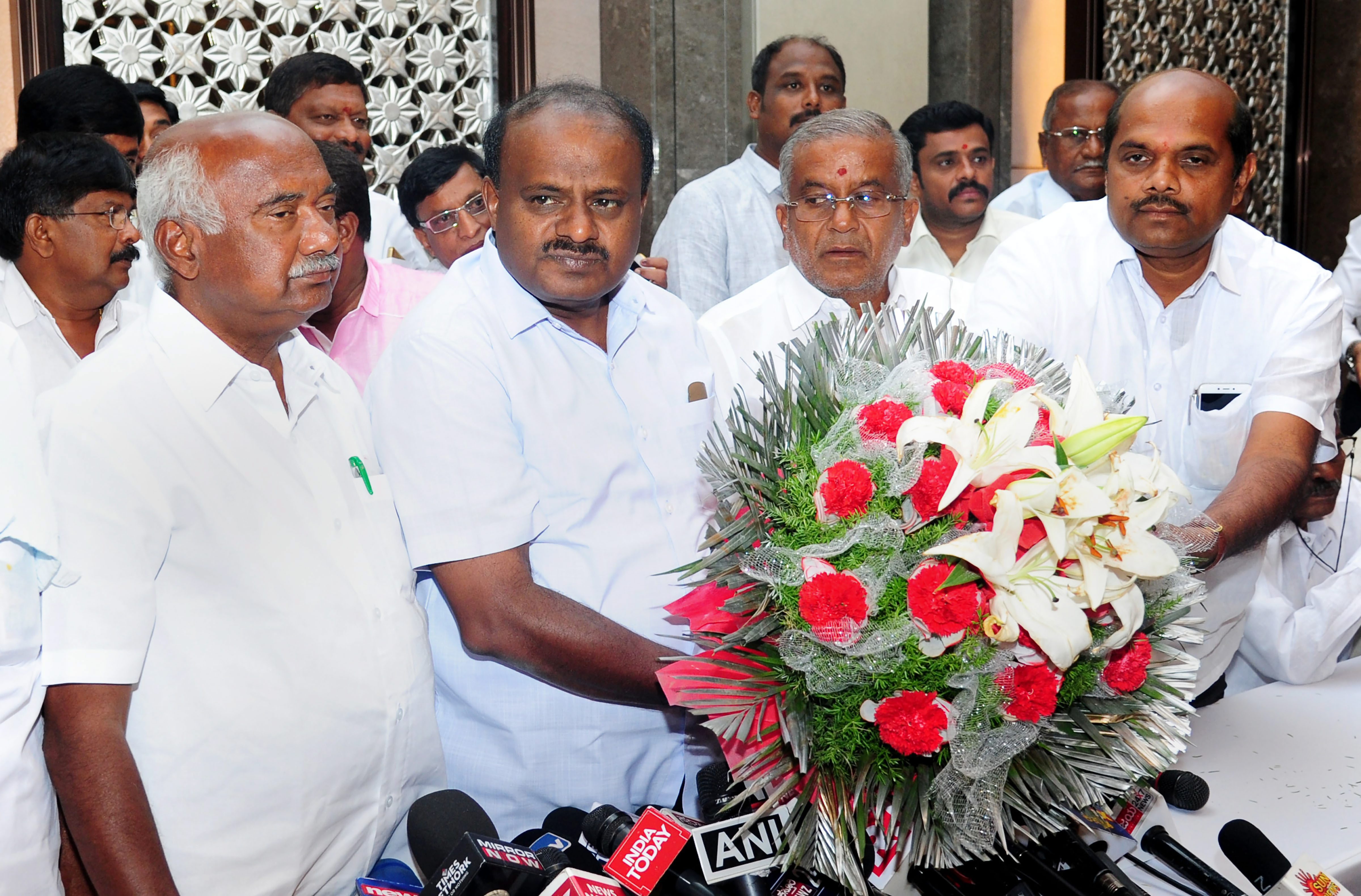 BJP Trying To &lsquo;Bribe&rsquo; Its Way To Power, Says Kumaraswamy