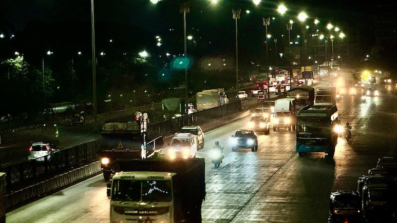 Government To Block Vehicle Transfers, Fitness Renewal Pending Highway Toll Dues