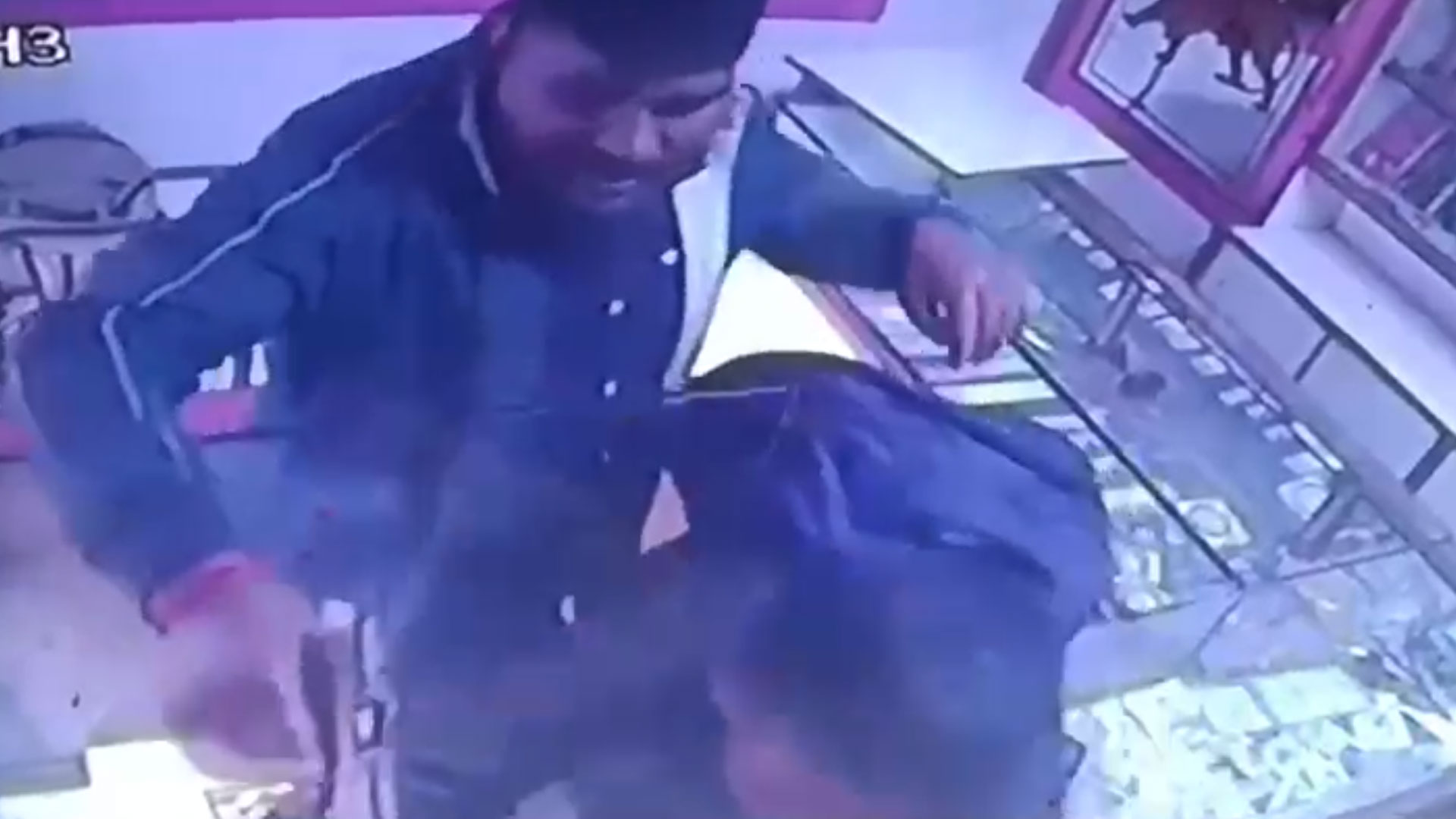On Camera, Men Rob Jewellery Store At Gunpoint Near Bengaluru