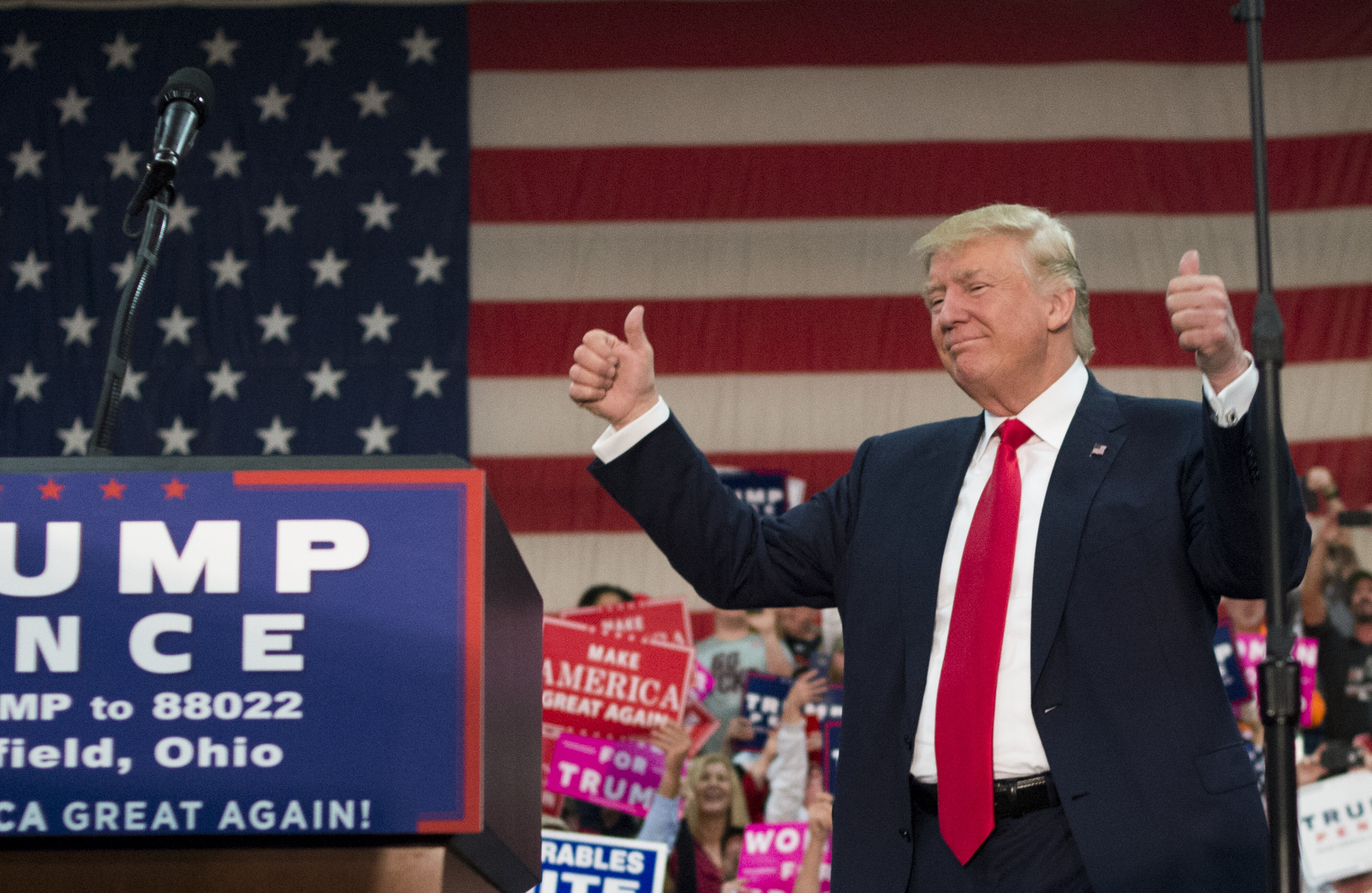 New Poll Shows Trump Leads Clinton By One Point For First Time Since May