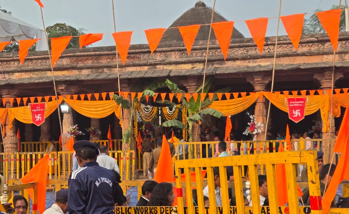 धार की ये सरस्वती पूजा और एक वो जब हम मां की साड़ी से बना लेते थे पंडाल-एक रिपोर्टर की आंखों देखी