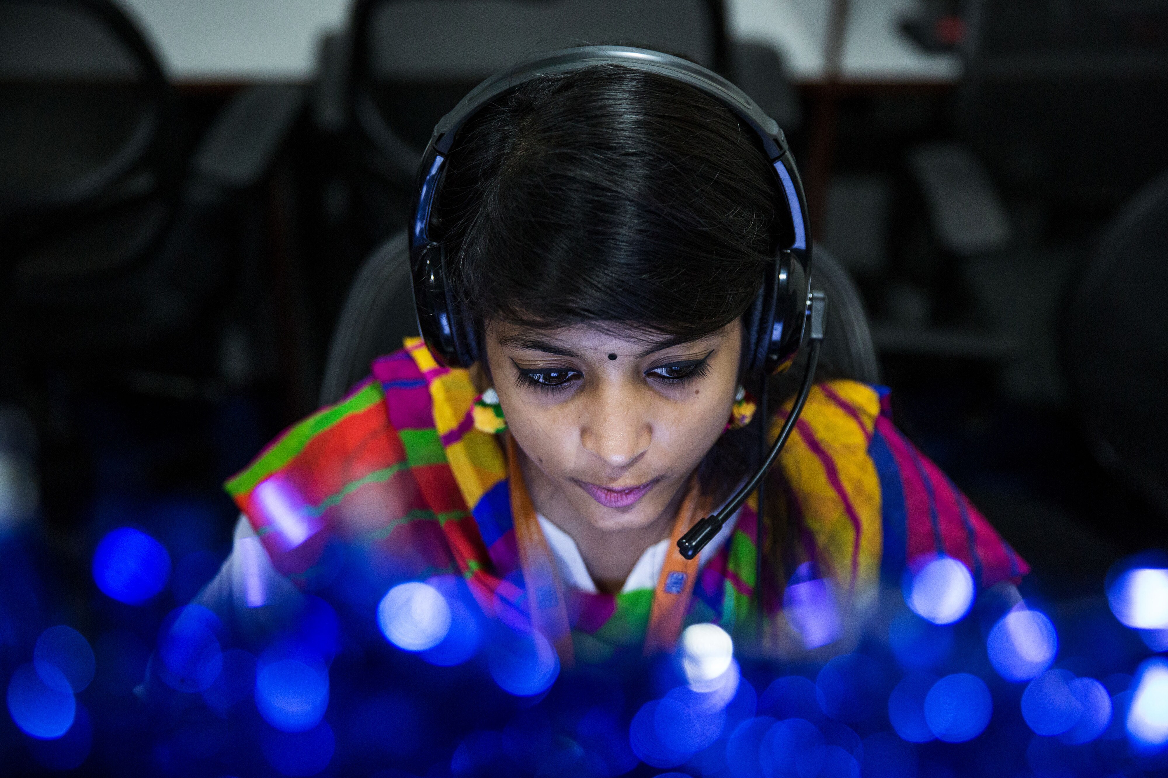 India&rsquo;s Services Activity Bounces Back To Growth In December