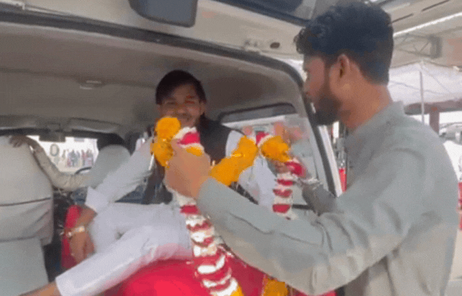 VIDEO: एंबुलेंस में शादी करने पहुंचा दूल्हा! नजारा देख हर कोई हैरान, दोस्तों-परिजनों ने बताई वजह