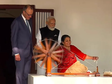 India की अपनी पहली आधिकारिक यात्रा पर जर्मनी के चांसलर फ्रेडरिक मर्ज़ ने अहमदाबाद में प्रधानमंत्री मोदी से मुलाकात की। 2 German Chancellor Friedrich Merz In India LIVE: PM Modi Hails India-Germany Ties After Meeting With Merz