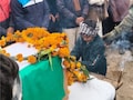 अलवर के BSF जवान गोविंद बैरवा का सैन्य सम्मान से हुए अंतिम संस्कार, 8 साल के बेटे ने दी मुखाग्नि