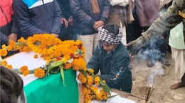 अलवर के BSF जवान गोविंद बैरवा का सैन्य सम्मान से हुए अंतिम संस्कार, 8 साल के बेटे ने दी मुखाग्नि